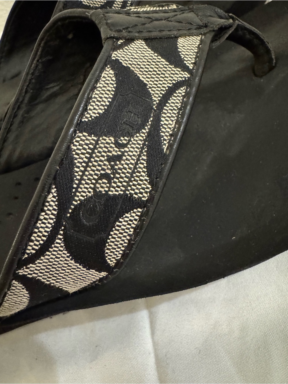 Coach Black Signature-Print Women's Thong Sandals - Picture 4 of 6
